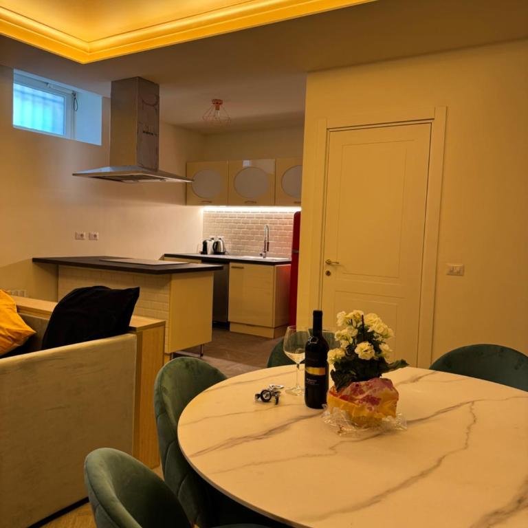 Isola suites - Appartamento con 1 Camera da Letto e Vasca Idromassaggio - 9