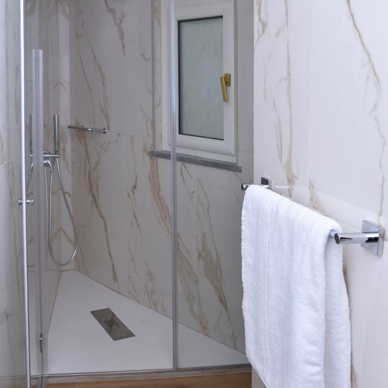 Rivieras House - Central Suites Naples - Camera Matrimoniale Deluxe - 6
