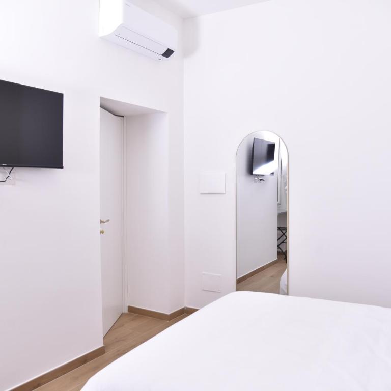 Rivieras House - Central Suites Naples - Camera Matrimoniale Deluxe - 15