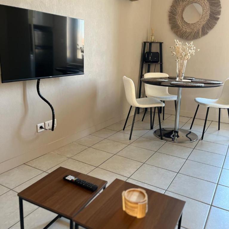 Sabl'Appart Gare - One-Bedroom Apartment - 6