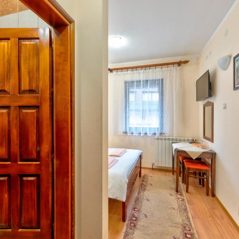 Vila Zlatiborski biser - Double Room with Private Bathroom - 5