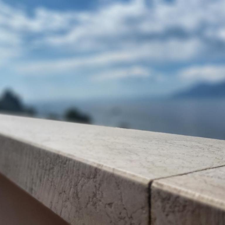 Villa Josefine Lake Front beach and Pool - Camera Matrimoniale con Terrazza - 9