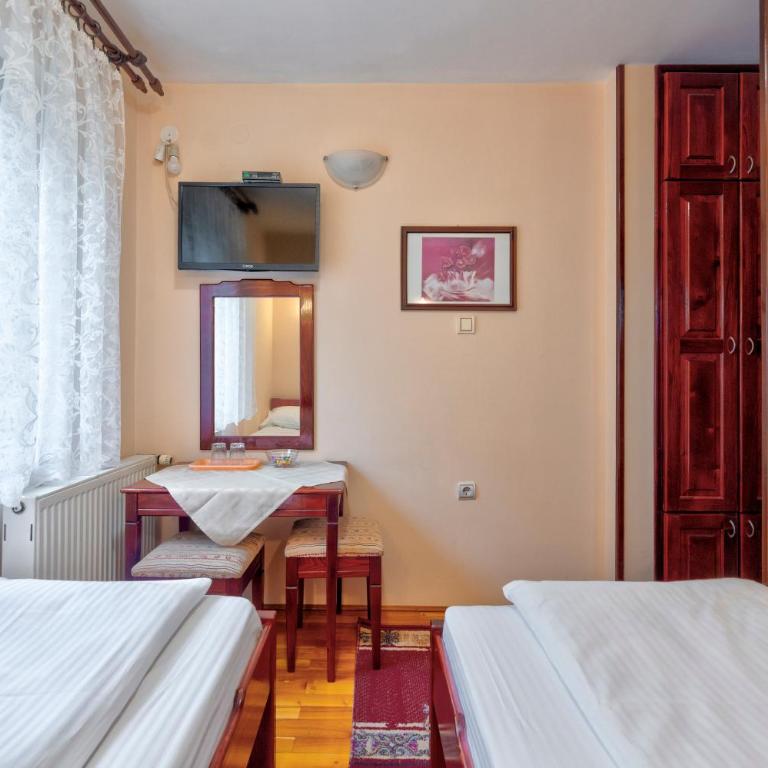 Vila Zlatiborski biser - Twin Room with Bathroom - 4
