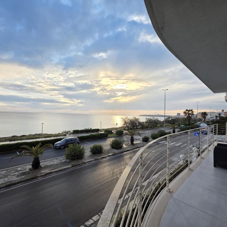Appartamento Angolo Blu Fronte Mare - Two-Bedroom Apartment - 14