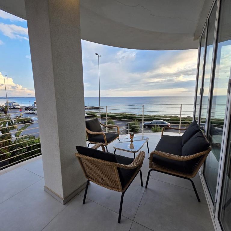 Appartamento Angolo Blu Fronte Mare - Two-Bedroom Apartment - 3