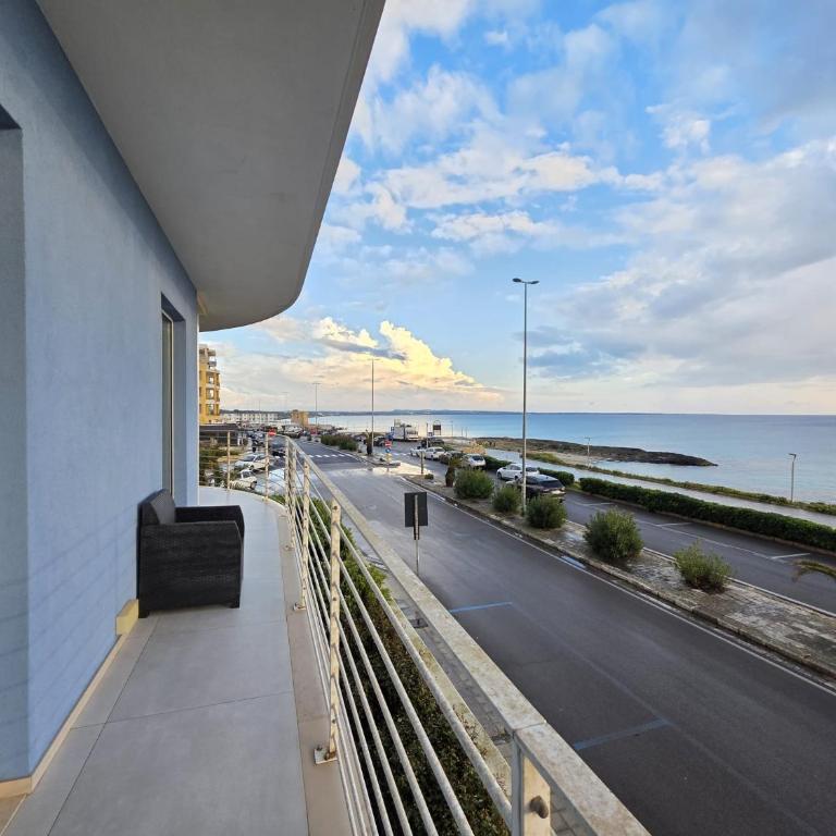 Appartamento Angolo Blu Fronte Mare - Two-Bedroom Apartment - 15