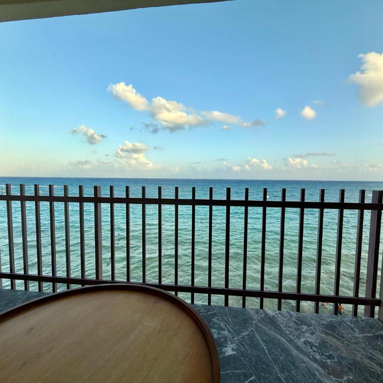 It Beach Condo - 2 BR Duplex with Private Rooftop and Pool - Oceanfront - 17