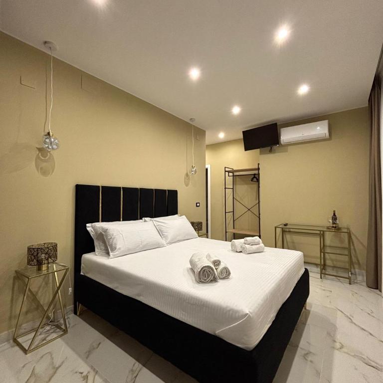 Le Suites del Corso Catania Centro - Deluxe Double Room with Sea View - 4