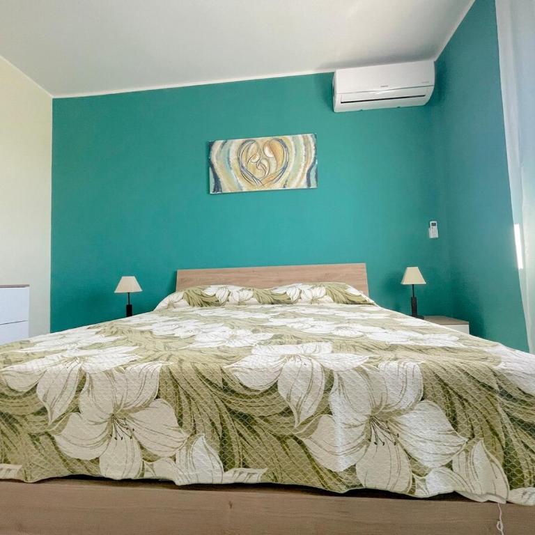 TinHouse - Three-Bedroom Apartment - 18