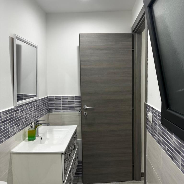 Mary House Apartments - One-Bedroom House - 1