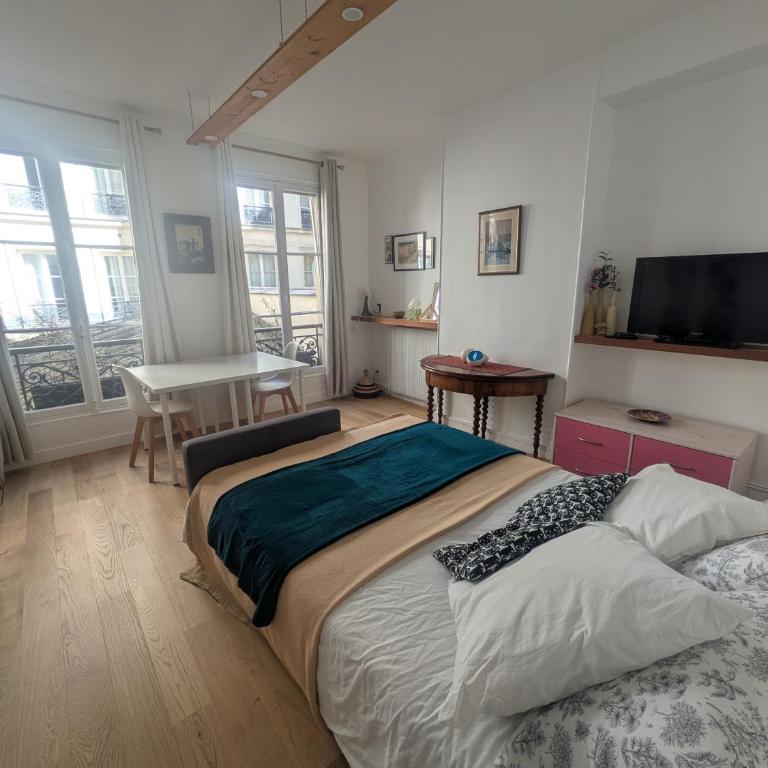 Charming apartment - famous Marais neighborhood - One-Bedroom Apartment - 2