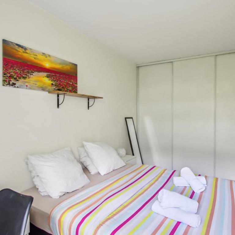 Grand F2 de 50m2 pour 4 personnes - Paris 10eme Gare du Nord, Stade de France - One-Bedroom Apartment - 9