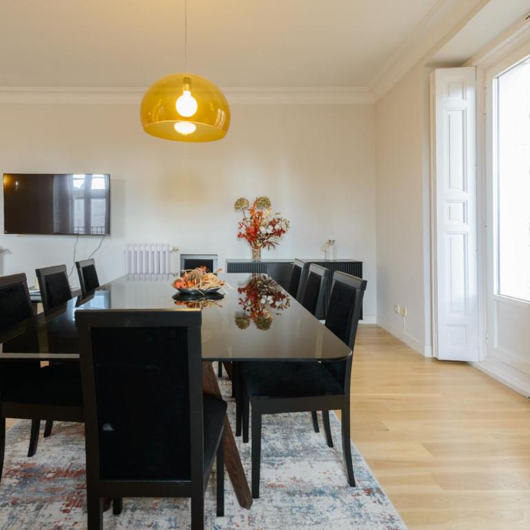 Apartamento con vistas impresionantes 170m2 muy amplio y lujoso- 1 Min Plaza Mayor - Apartamento de 3 dormitorios - 8