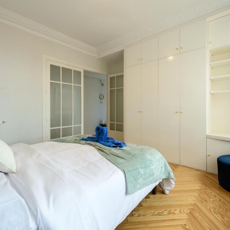 Apartamento con vistas impresionantes 170m2 muy amplio y lujoso- 1 Min Plaza Mayor - Apartamento de 3 dormitorios - 30