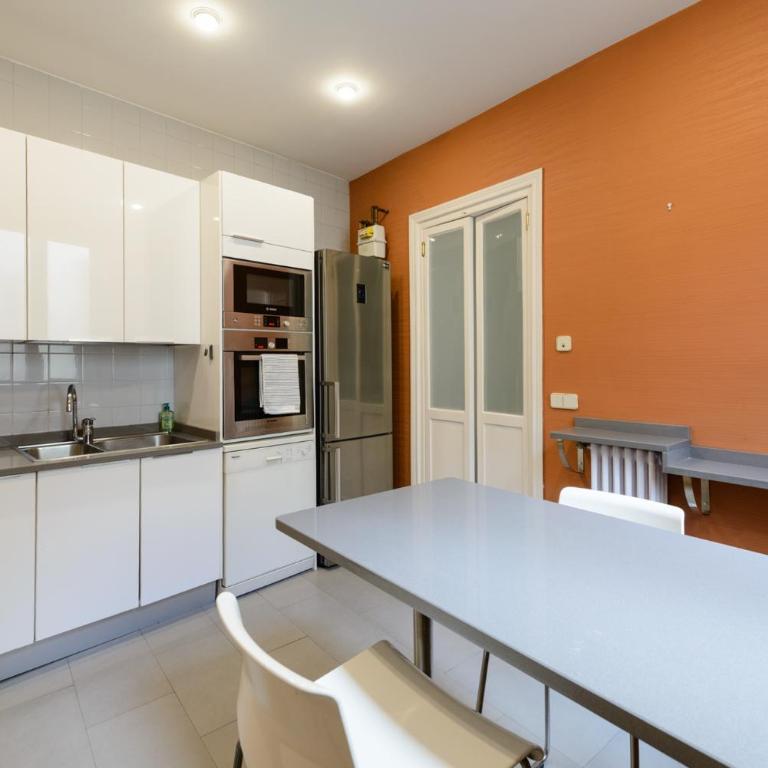 Apartamento con vistas impresionantes 170m2 muy amplio y lujoso- 1 Min Plaza Mayor - Apartamento de 3 dormitorios - 22