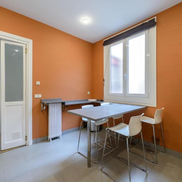 Apartamento con vistas impresionantes 170m2 muy amplio y lujoso- 1 Min Plaza Mayor - Apartamento de 3 dormitorios - 21