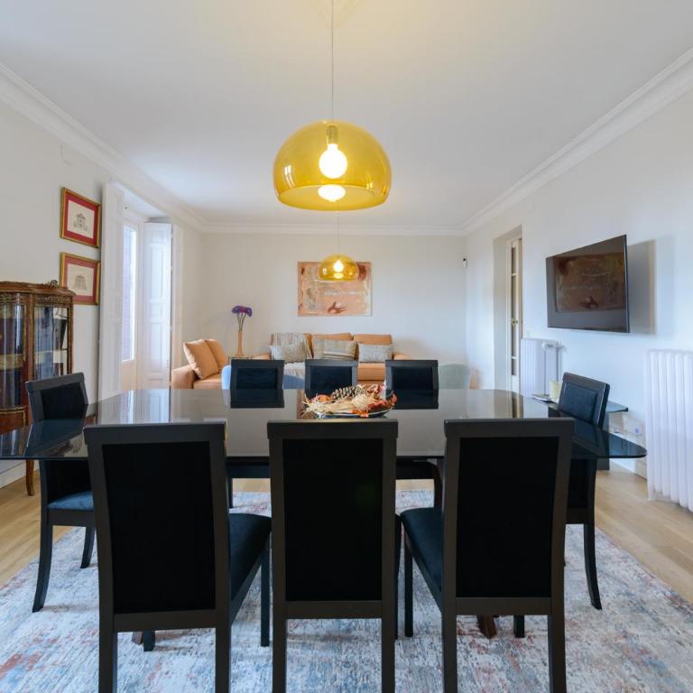 Apartamento con vistas impresionantes 170m2 muy amplio y lujoso- 1 Min Plaza Mayor - Apartamento de 3 dormitorios - 44