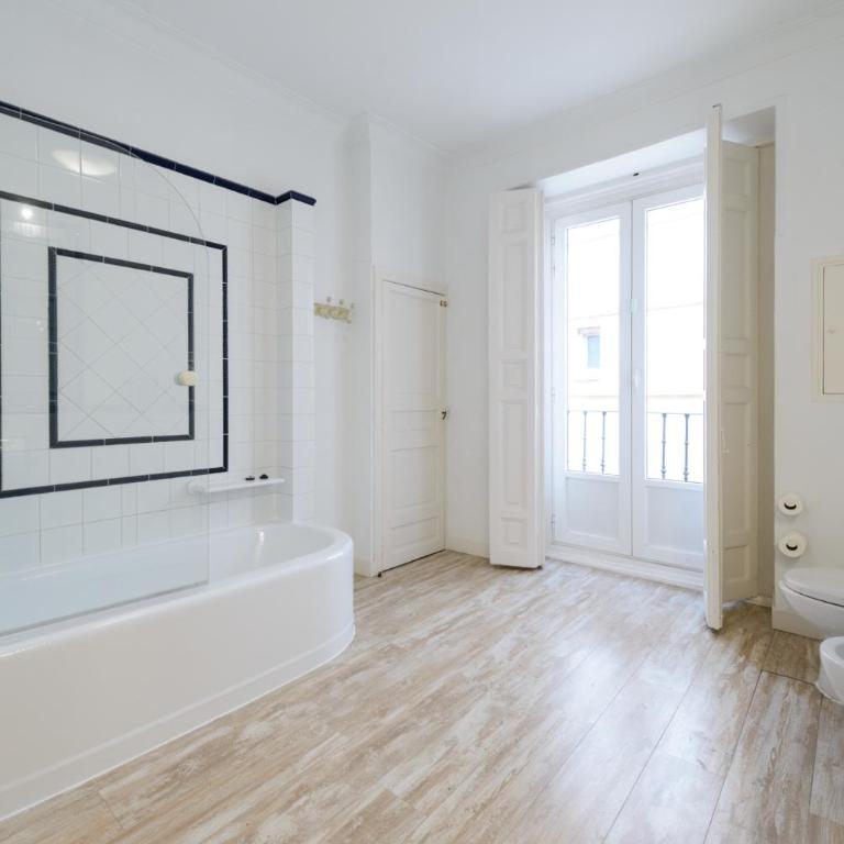 Apartamento con vistas impresionantes 170m2 muy amplio y lujoso- 1 Min Plaza Mayor - Apartamento de 3 dormitorios - 4