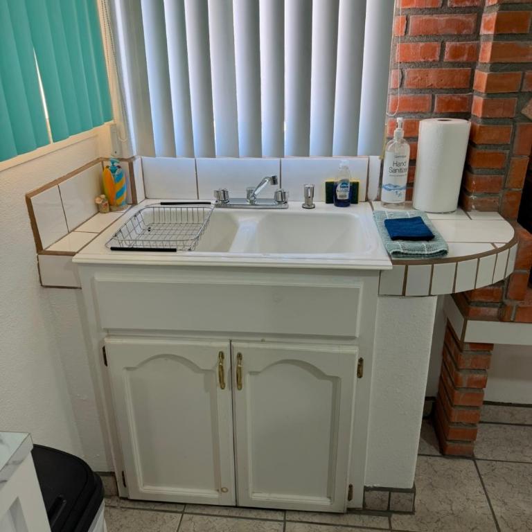 Seaside Adventure Lodging - Deluxe Queen Studio - 3