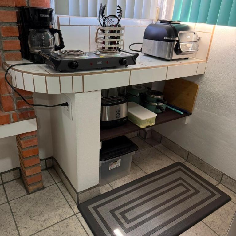 Seaside Adventure Lodging - Deluxe Queen Studio - 9