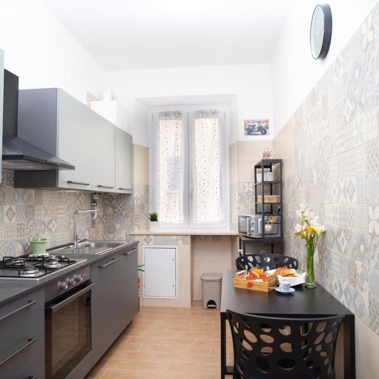 Comfort and metro 2 steps away, perfect for 3 guests - Ginepri 73 - Apartment mit 1 Schlafzimmer und Balkon - 24