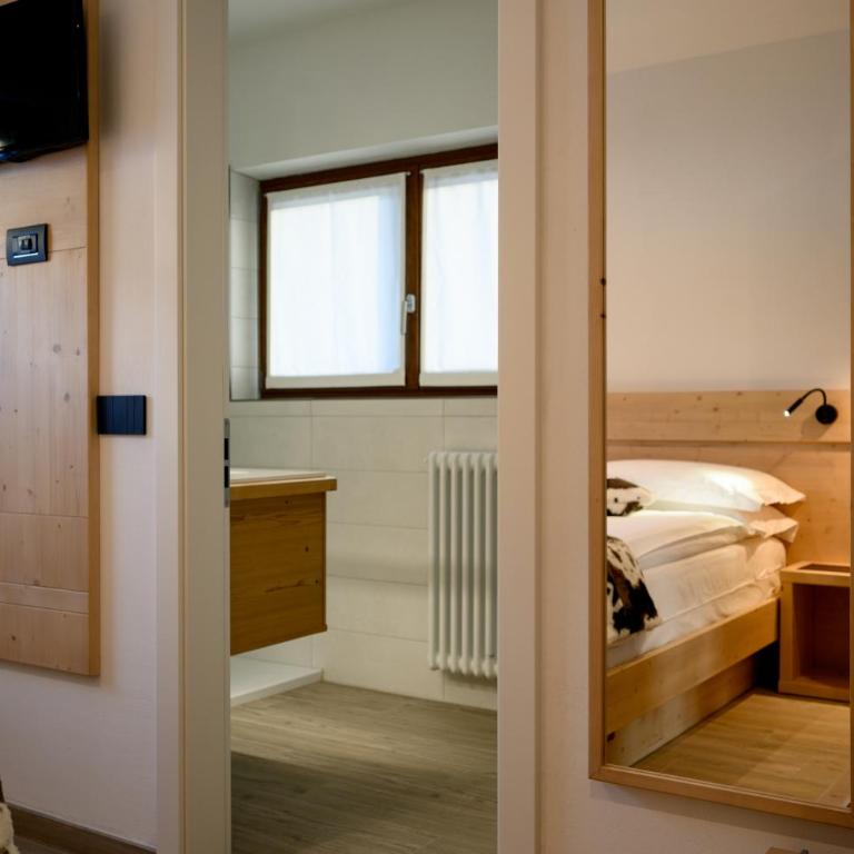 B&BeautyFol Dolomites B&B adults only - Camera Matrimoniale/Doppia con Letti Singoli con Bagno Privato - 10