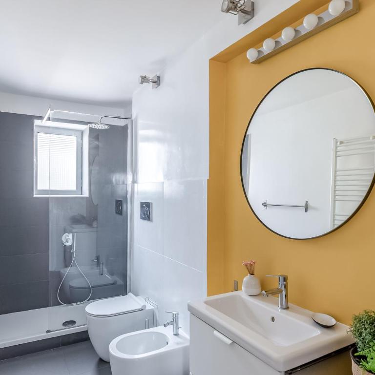 Hostly-Light and Wood Rome Midtown-Near Trevi - Appartamento Deluxe con 2 Camere da Letto - 32