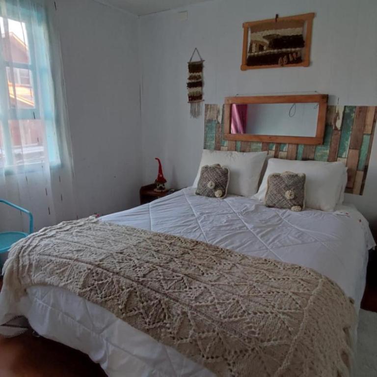 Hostal Castro Chiloé - Chacabuco #279 - Queen Room with Shared Bathroom - 2