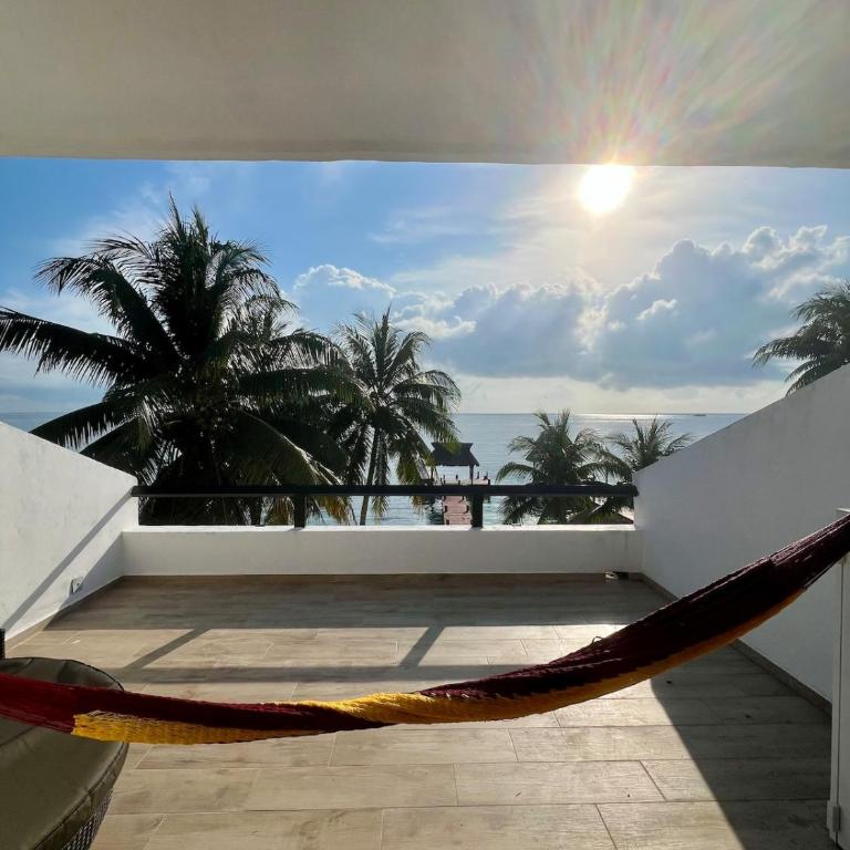 Oceanfront Private Pier Pool Garden Terrace 3BR house - Casa de 3 dormitorios - 8