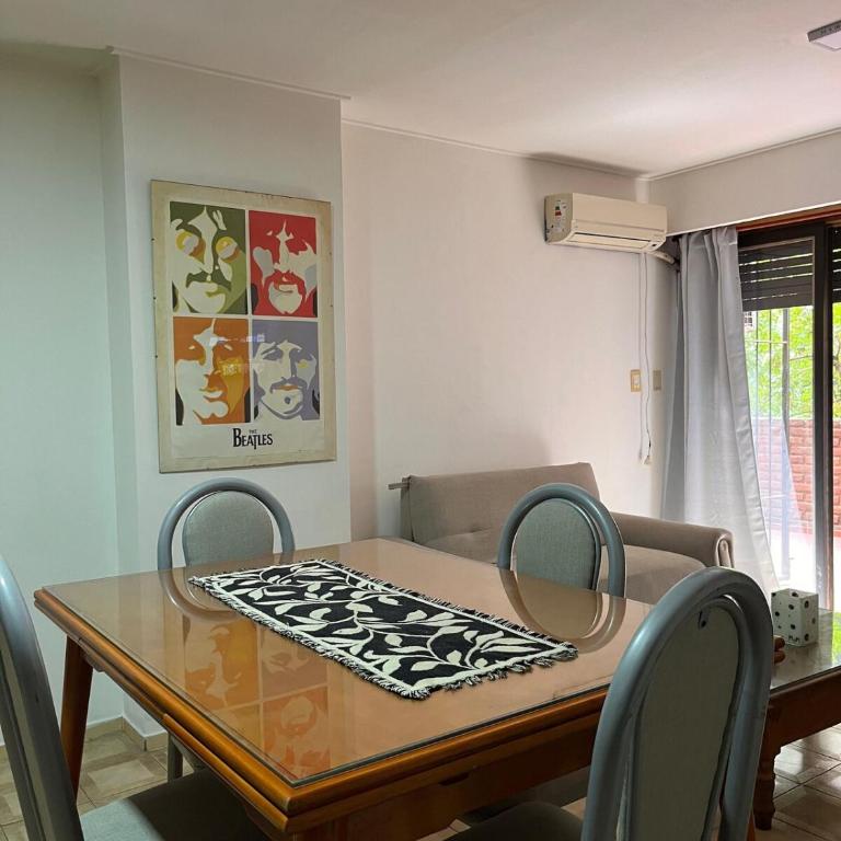 Depto con gran balcón cerca de Clinicas - Apartamento de 1 dormitorio - 26