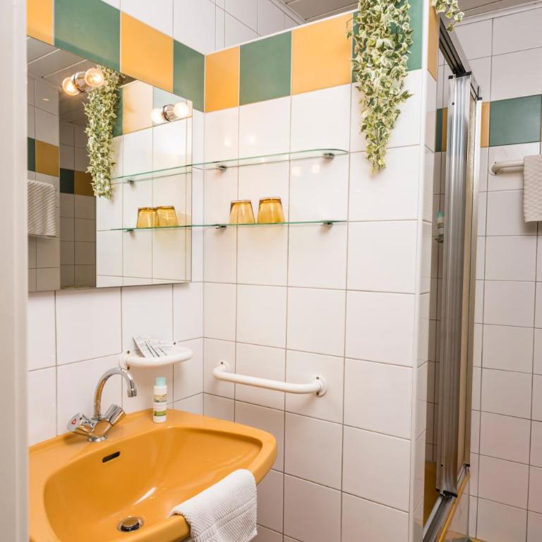 Landhaus Hindenburg - Apartment mit 1 Schlafzimmer und Balkon - 16