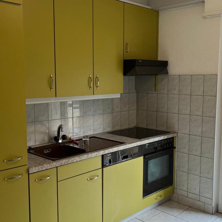 Bel appartement lumineux Monthey Gare deux pièces & cuisine séparée - Apartment mit 1 Schlafzimmer - 6