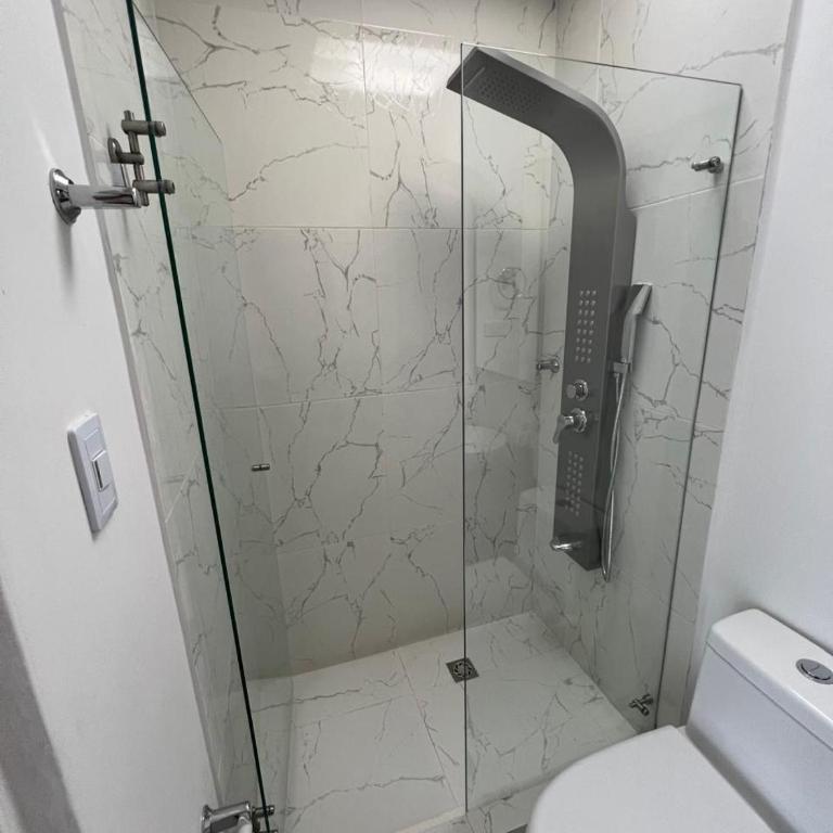 Alojamiento Privado en Avenida Principal - Habitación Deluxe con cama extragrande - 8