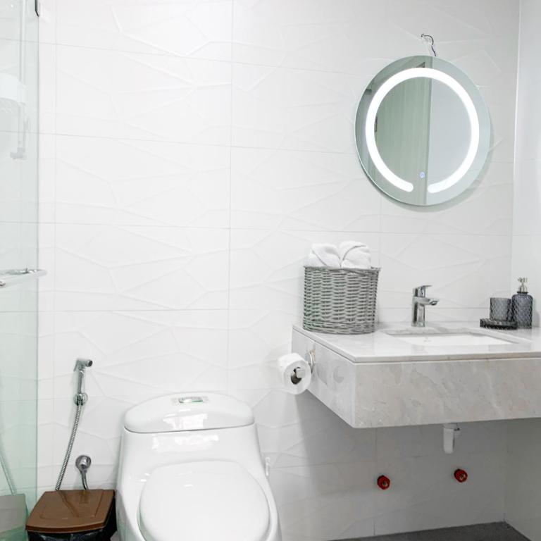 Suites empresariales cerca de Omni Hospital, Solaris , Mall del Sol, Guayaquil - Suite with City View - 13
