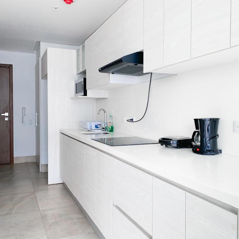 Suites empresariales cerca de Omni Hospital, Solaris , Mall del Sol, Guayaquil - Suite with City View - 5