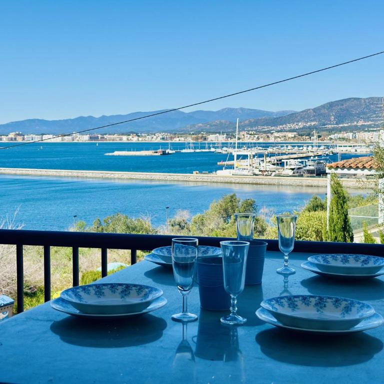Apartamento en Roses con Terraza y Parking para 6 - ES-258-116 - Apartamento - 3