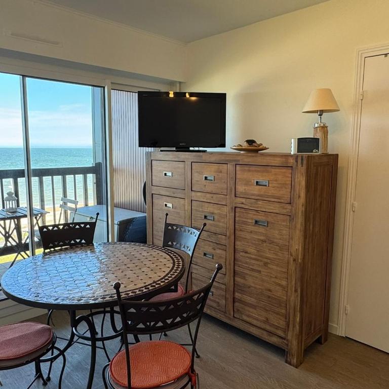 Studio en bord de mer avec balcon et vue imprenable, accès direct plage - FR-1-487-317 - Estudio - 1