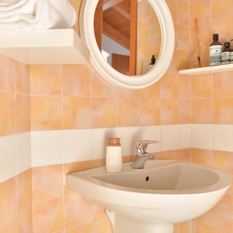 Made in Italy - Camera Quadrupla con Bagno Privato - 12