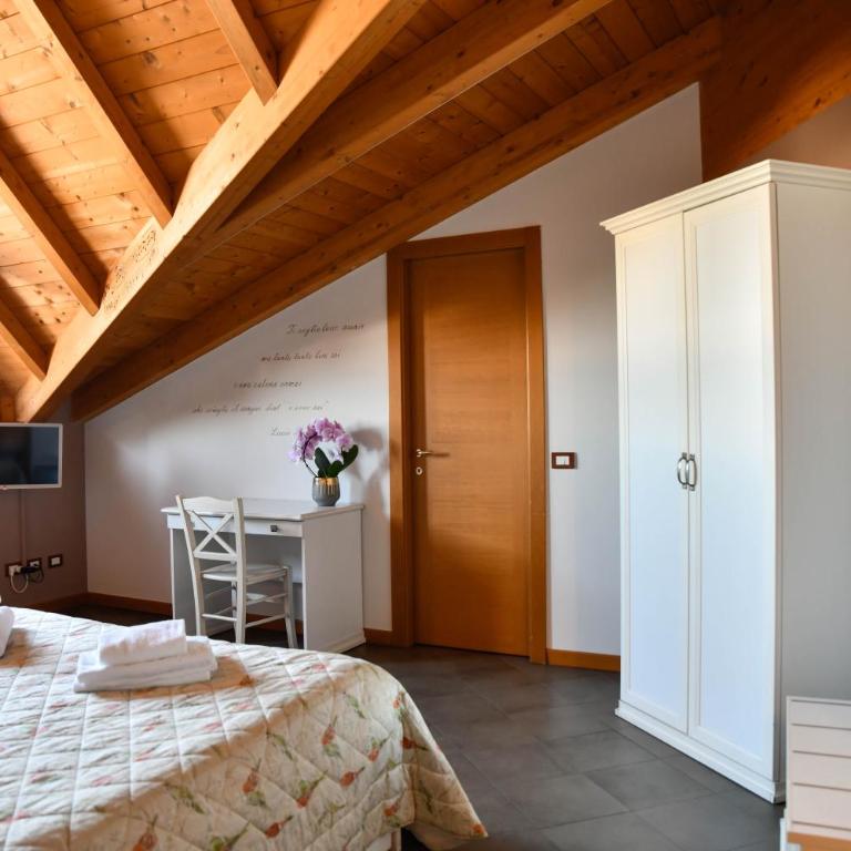 Made in Italy - Camera Quadrupla con Bagno Privato - 2