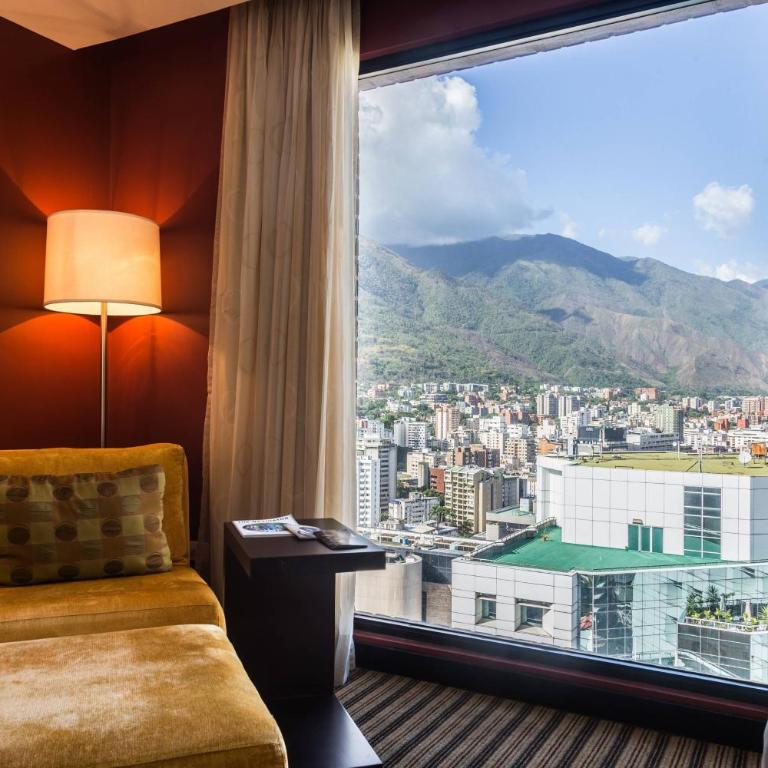 Renaissance Caracas La Castellana Hotel - Executive King Suite with City View - 7