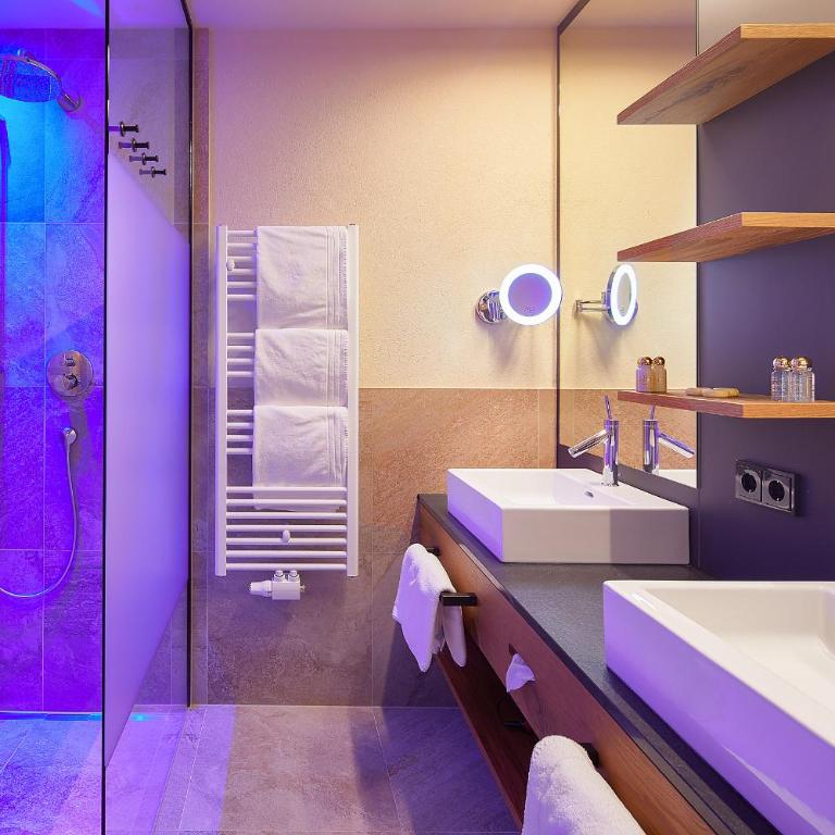 Sporthotel Ellmau in Tirol - Doppelzimmer – Nebengebäude 150 m vom Hotel entfernt - 4
