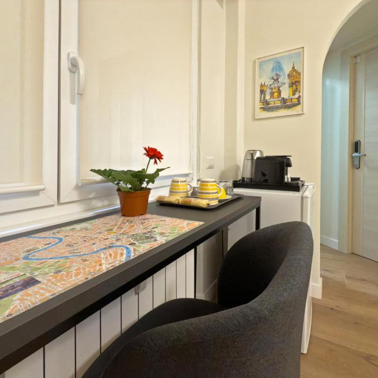 Vatican Dolce Remy Guest House - Metro Cipro - Triple Room - 9