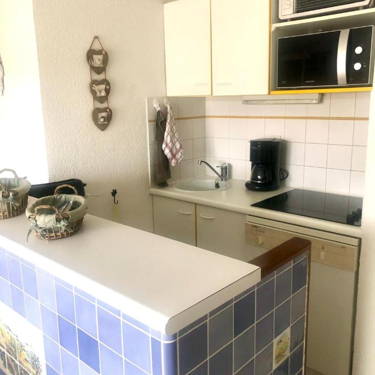 Apartment with terrace in Cavalaire-sur-Mer - Apartment - 4