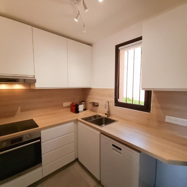 Sea view flat 5 minutes from the beach - Appartement 2 Chambres - 4