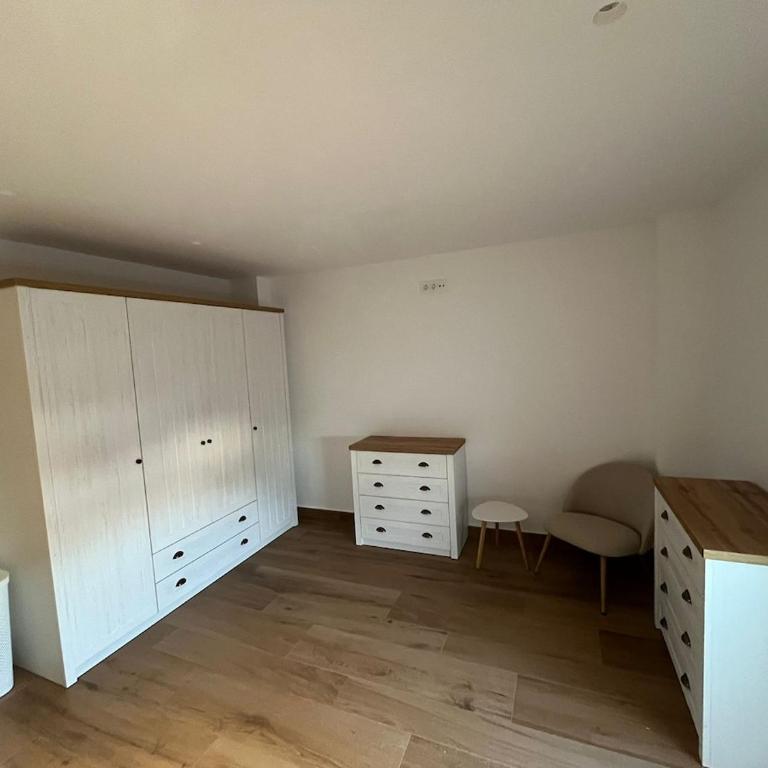 Luxury renovated 2-bedroom apartment with pool - Apartamento de 2 dormitorios - 12