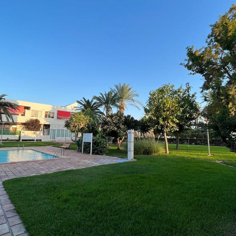 Luxury renovated 2-bedroom apartment with pool - Apartamento de 2 dormitorios - 16