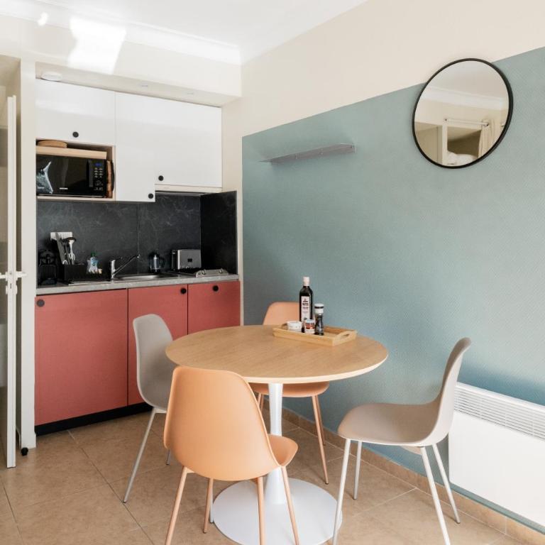 Résidence Château d'Acotz - Appartements avec piscine à 300m des Plages & Océan - Studio avec Balcon - 11