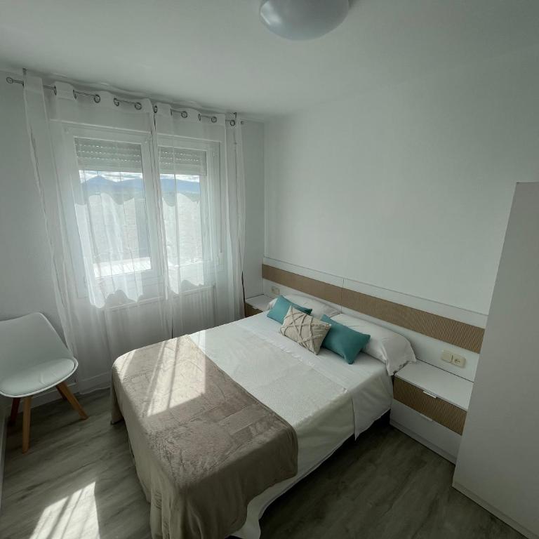 Pensión Luzía - Optional Auto Check-in - Habitación Doble Deluxe con ducha - 1