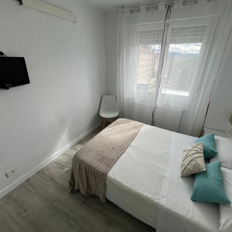 Pensión Luzía - Optional Auto Check-in - Habitación Doble Deluxe con ducha - 5