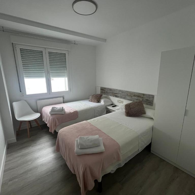Pensión Luzía - Optional Auto Check-in - Habitación Estándar con baño compartido - 2 camas - 4